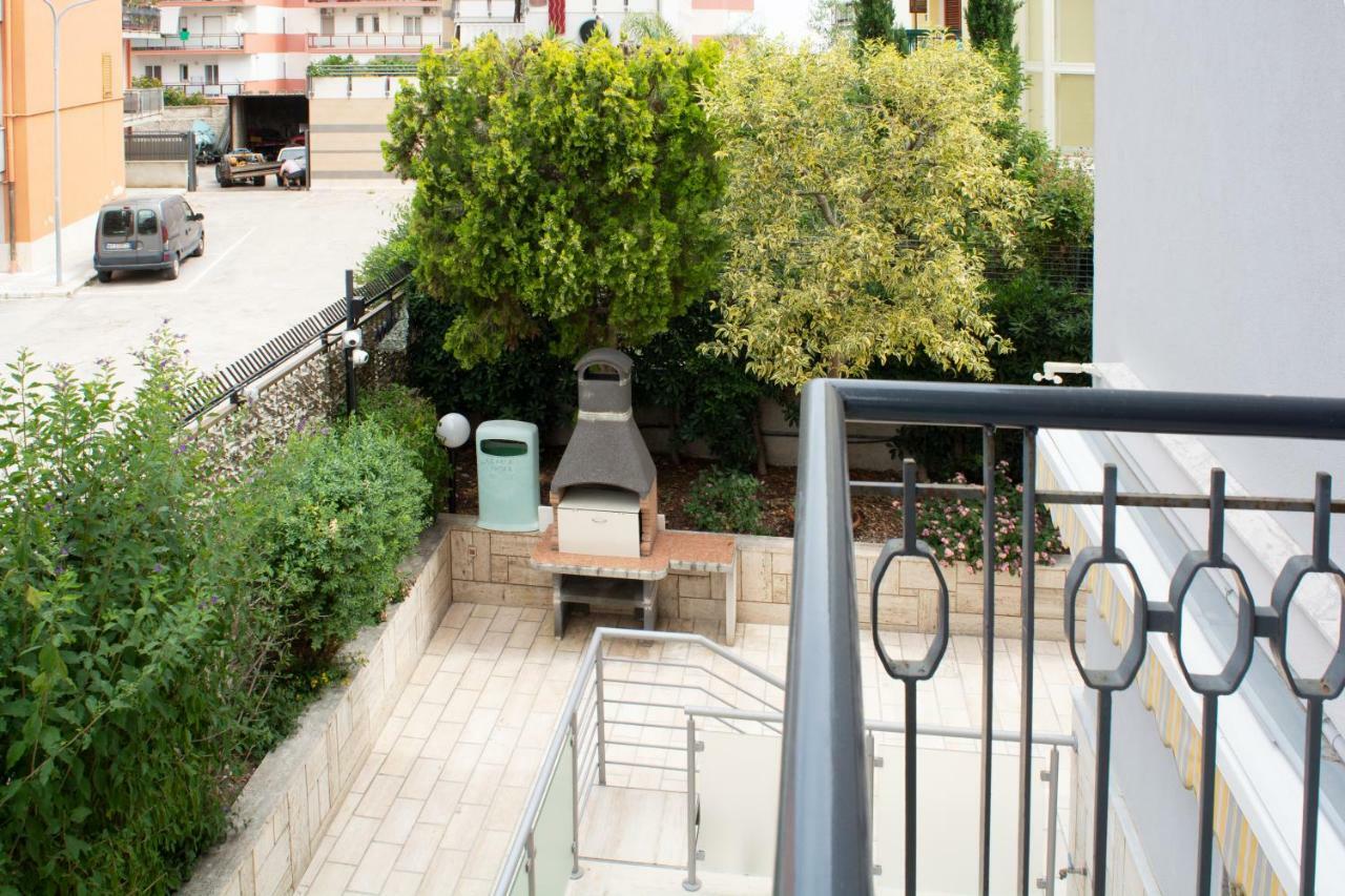 Villa Franca Mini Appartamenti Bisceglie Eksteriør billede